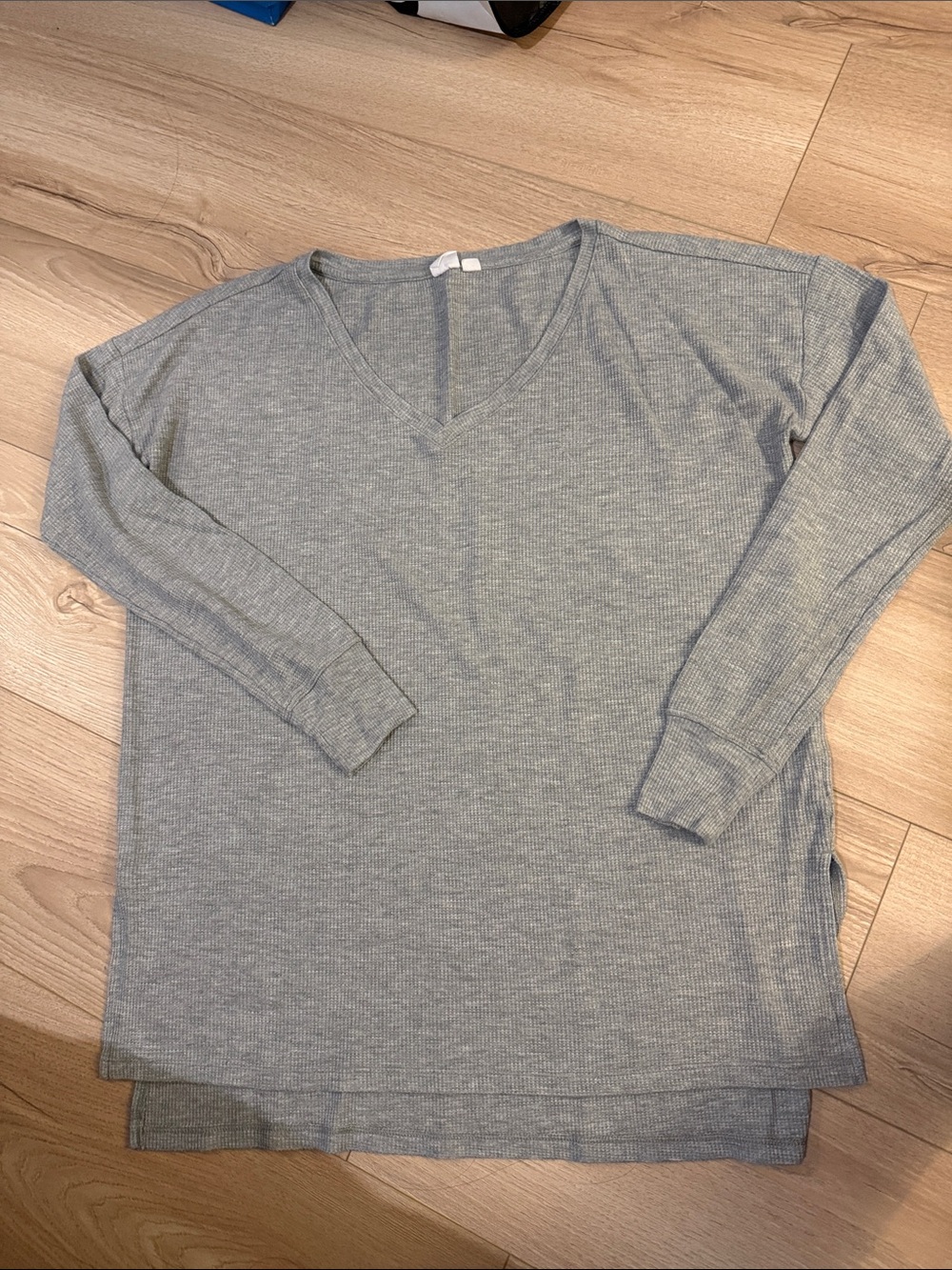 Womens Gap waffle grey vneck long sleeve sz M